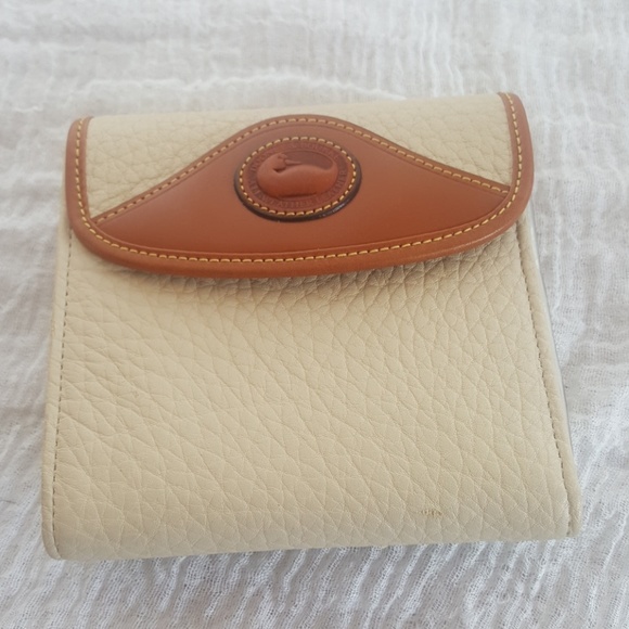 Dooney & Bourke Handbags - DONEY & BOURKE Wallet